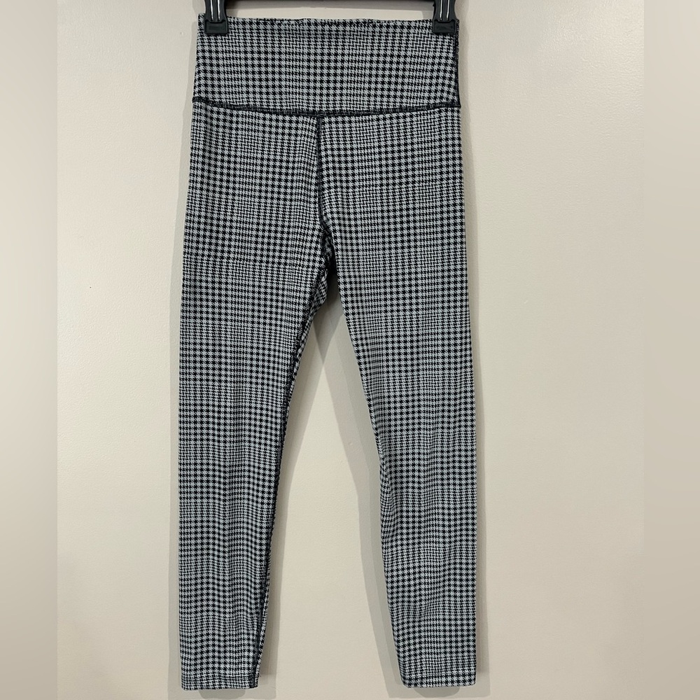 Lou and Grey leggings size small New condition